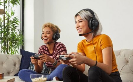 Description image for JBL QUANTUM 200 Over-ear Wired Gaming Headset BLACK