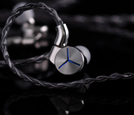 Description image for FiiO LC-RD High-Purity Pure Silver Swappable Plug Earphone Cable SLIVER