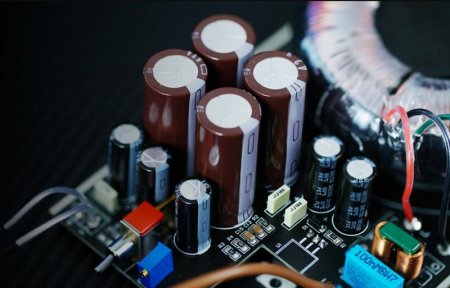 Description image for FiiO PL50 Linear Power Supply Regulated and Low-Noise AC Adaptor