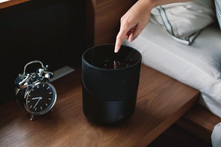 Description image for Bluesound P230BLKUNV Pulse M Omni-Hybrid Wireless Music Streaming Speaker BLACK - Open Box