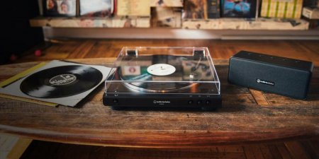 Description image for Audio-Technica AT-LP60XSPBT Bluetooth Turntable & Speaker System BLACK